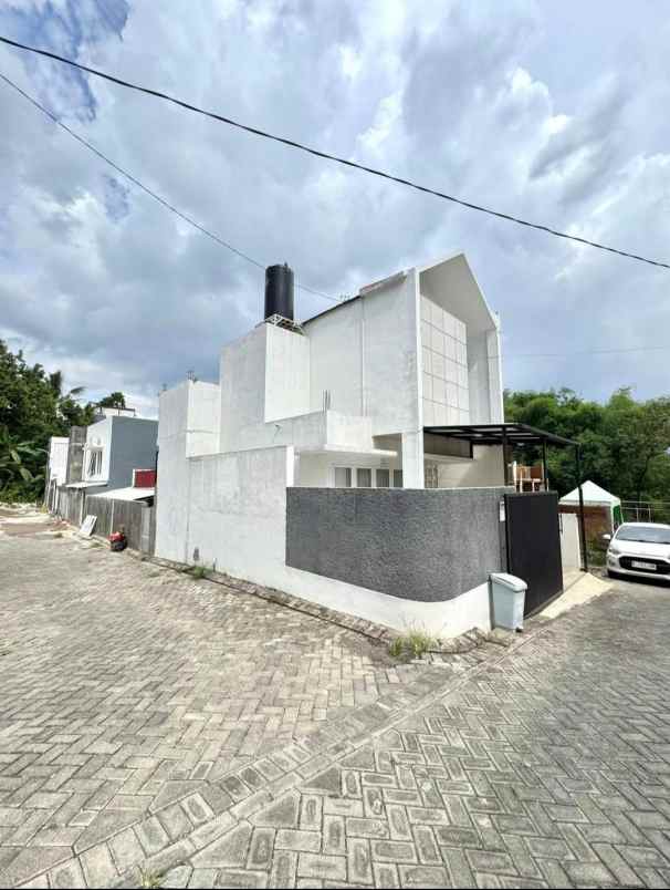 dijual rumah lokasi karangploso dekat nk cafe