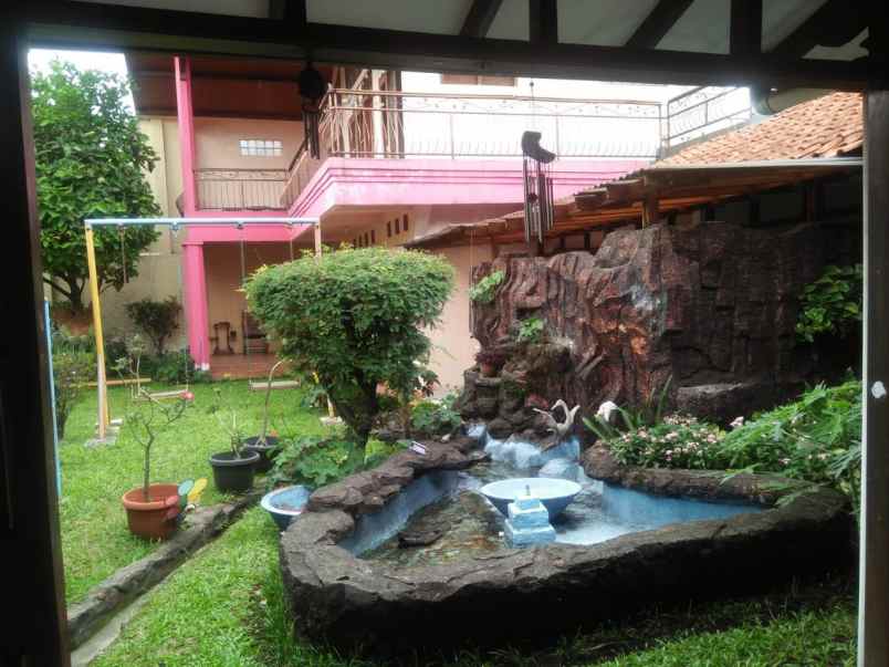dijual rumah luas strategis di buah batu bandung