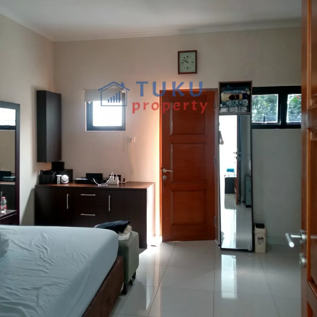 dijual rumah mahogany park bintaro