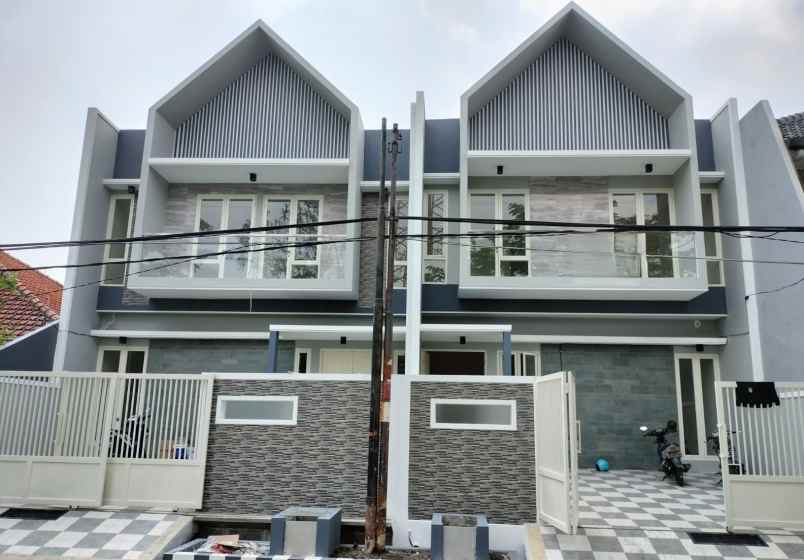 dijual rumah manyar tirtomoyo