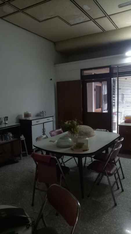 dijual rumah manyar tirtoyoso