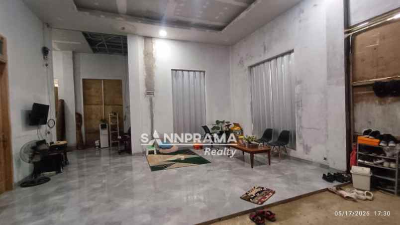 dijual rumah meruyung