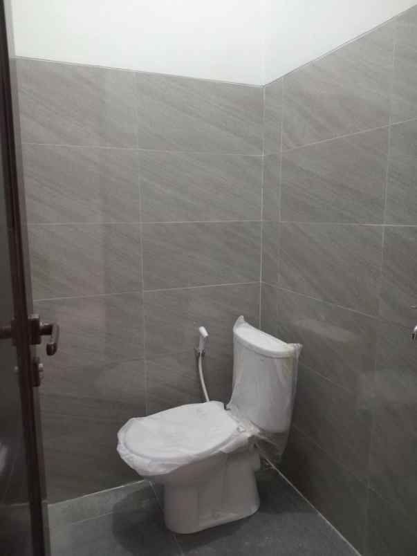 dijual rumah metro margahayu