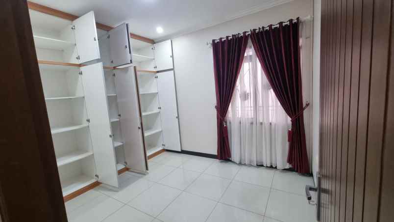 dijual rumah mewah di jln soekarno hatta bandung