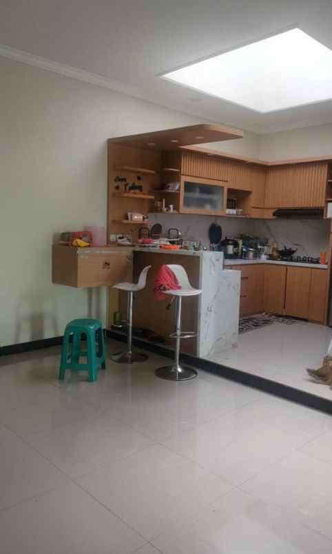 dijual rumah mewah komplek pharmindo cibeureum