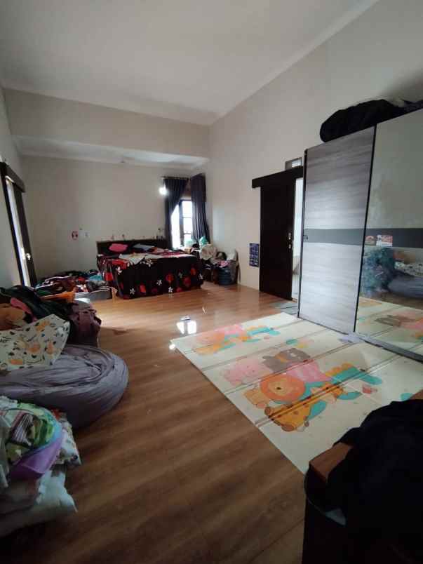 dijual rumah mewah komplek pharmindo cibeureum