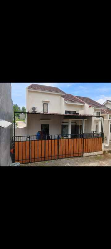 dijual rumah mezzanine kitchen set