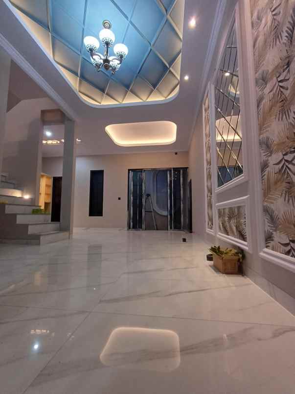 dijual rumah modern classic di jagakarsa jaksel