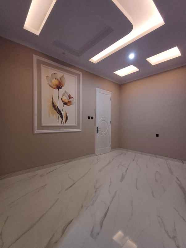 dijual rumah modern classic di jagakarsa jaksel