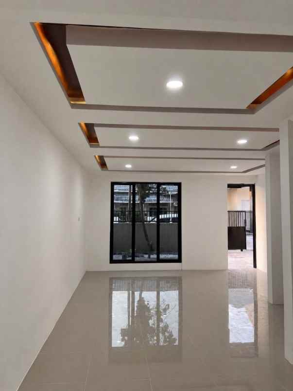 dijual rumah nginden intan