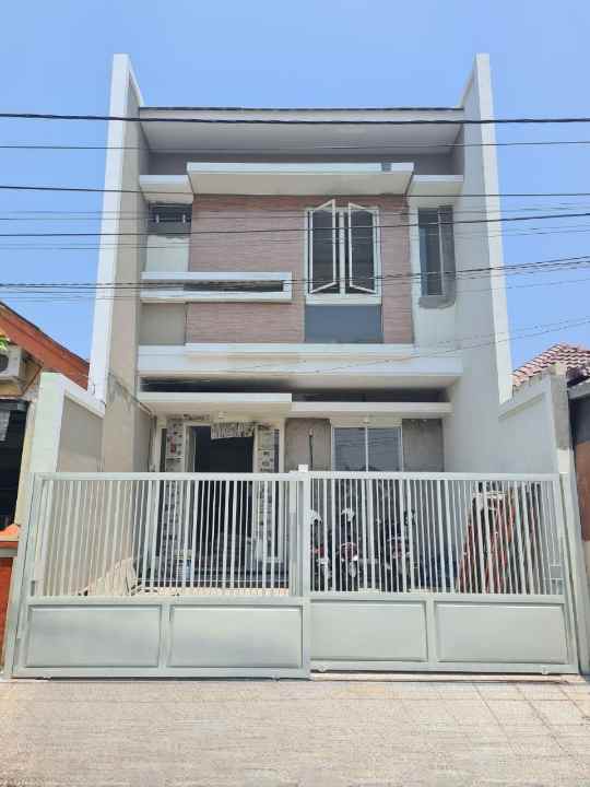 dijual rumah nirwana eksekutif