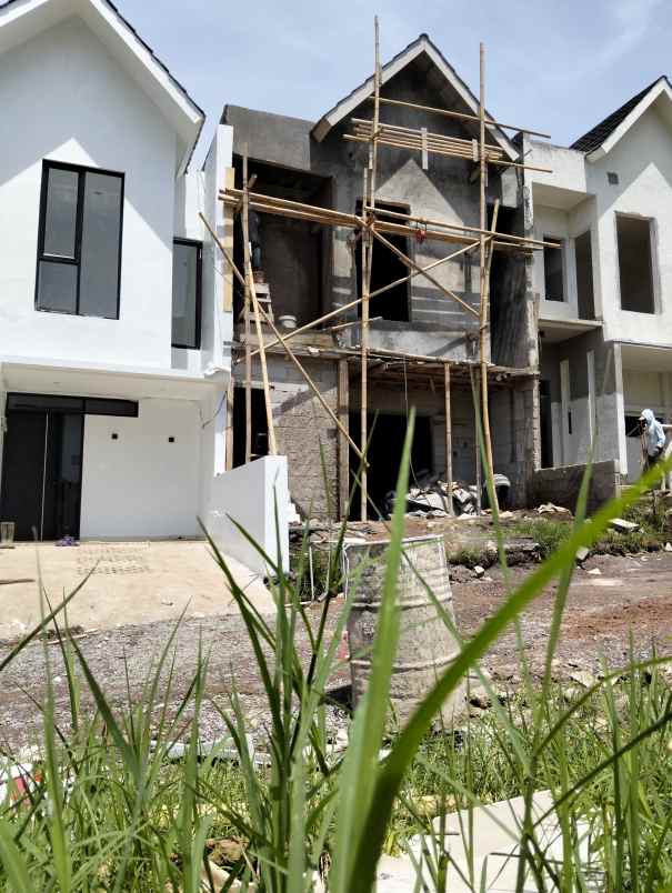 dijual rumah nuansa alam setiabudi