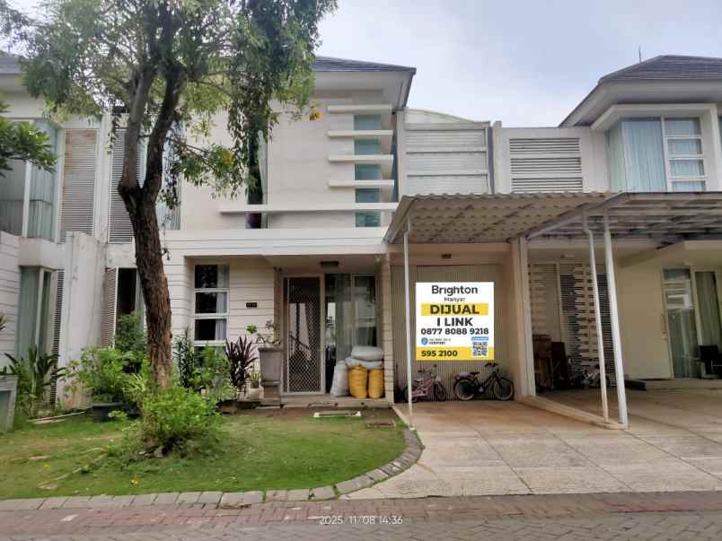dijual rumah pakuwon city
