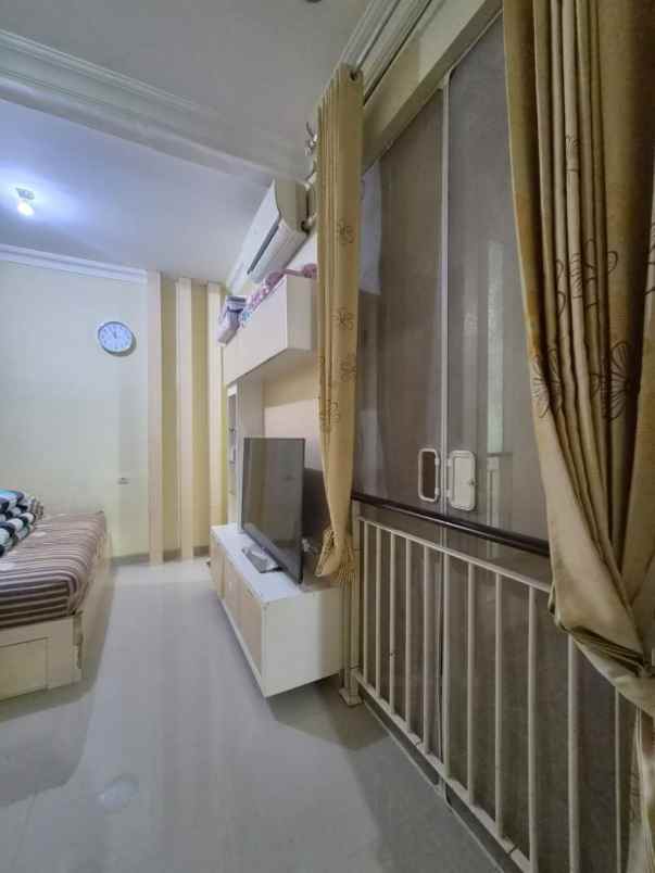 dijual rumah pakuwon city
