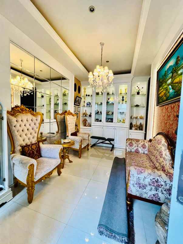 dijual rumah pakuwon city san diego