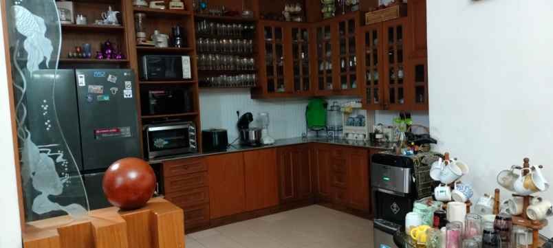 dijual rumah pancoran mas