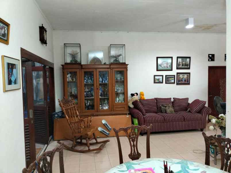 dijual rumah pancoran mas