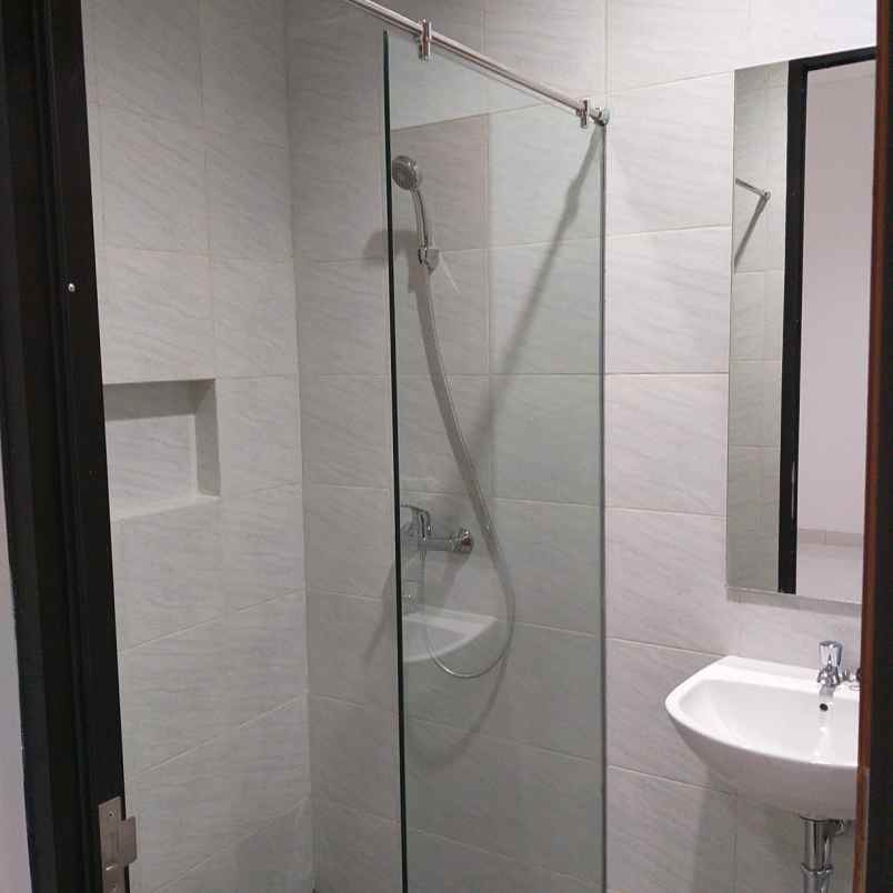 dijual rumah permata safira