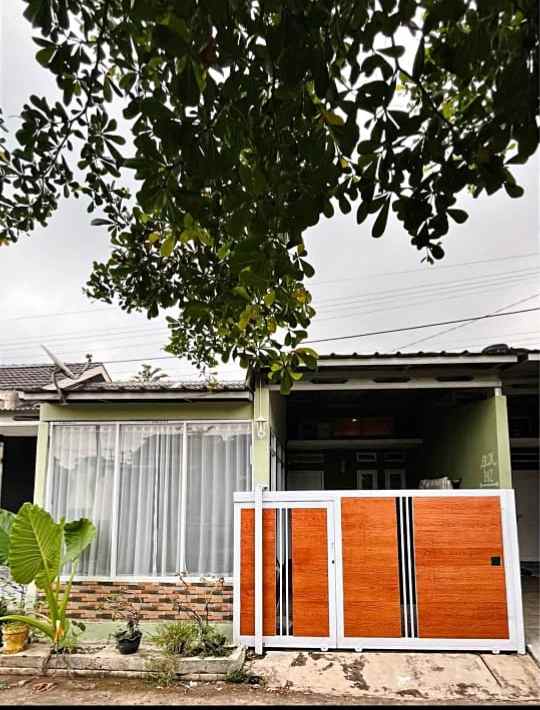 dijual rumah perum benteng mutiara mas