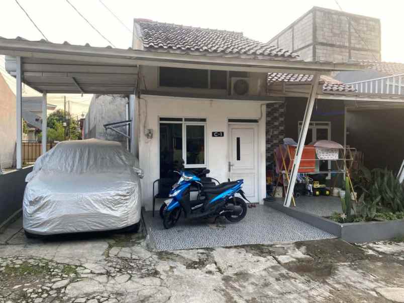 dijual rumah perum bukit waringin