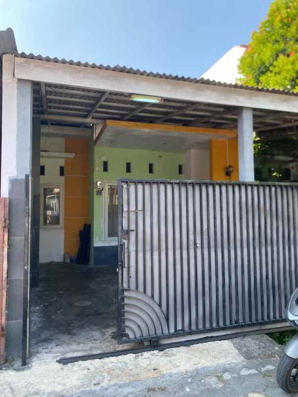 dijual rumah perum sinar waluyo