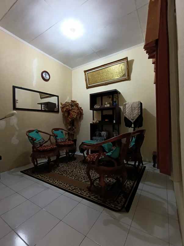 dijual rumah perumahan kalibaru permai