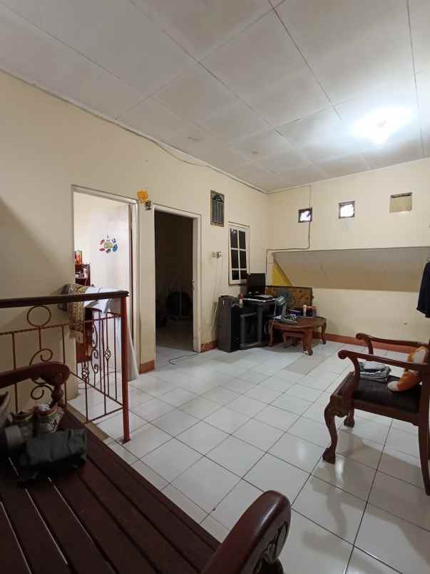 dijual rumah perumahan kalibaru permai