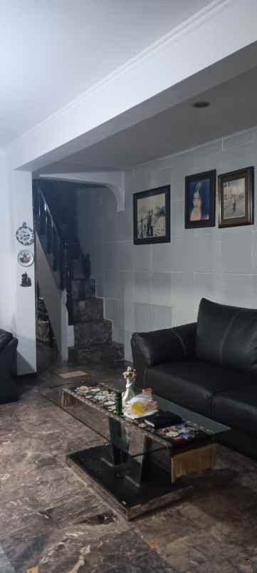 dijual rumah perumahan kayu putih