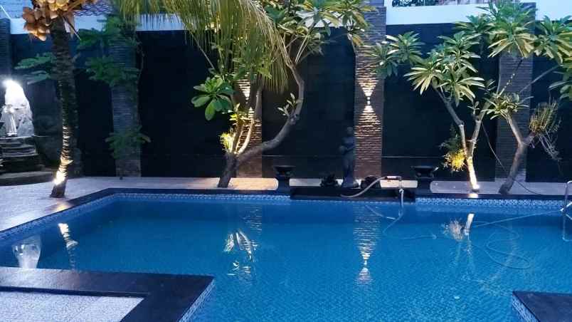 dijual rumah perumahan menteng royal