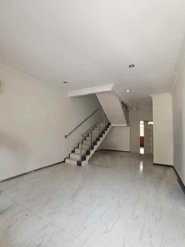 dijual rumah perumahan nirwana