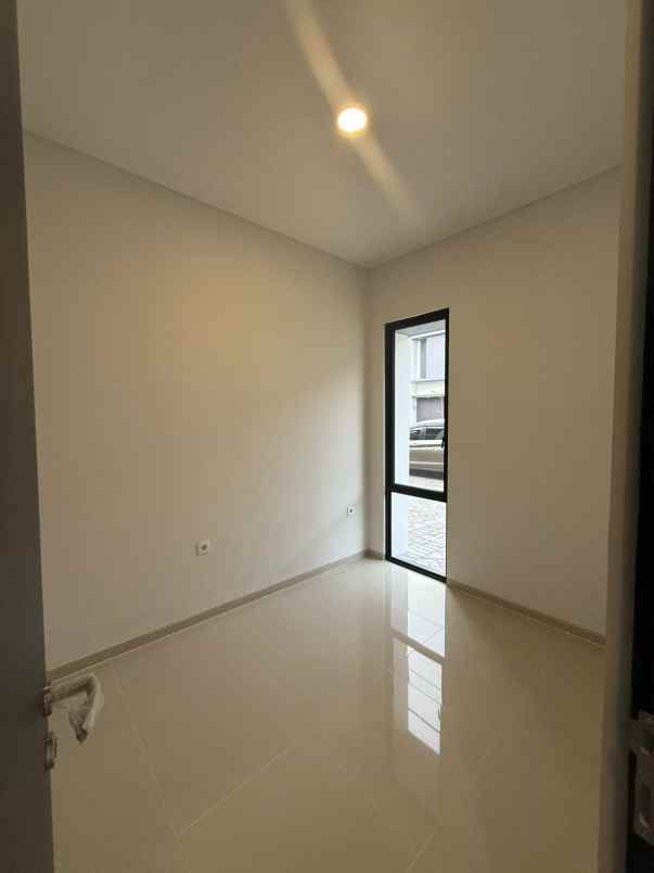 dijual rumah perumahan park sunrise