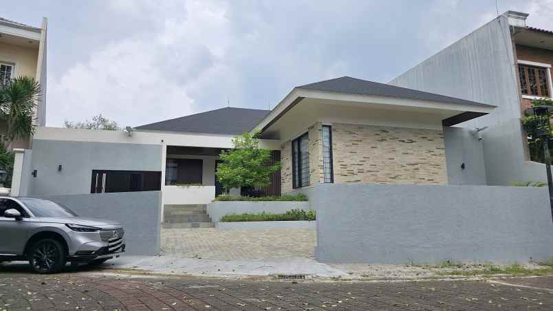 dijual rumah perumahan taman tirta golf
