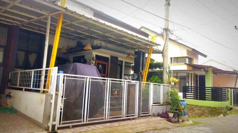 dijual rumah pesona alam resindece