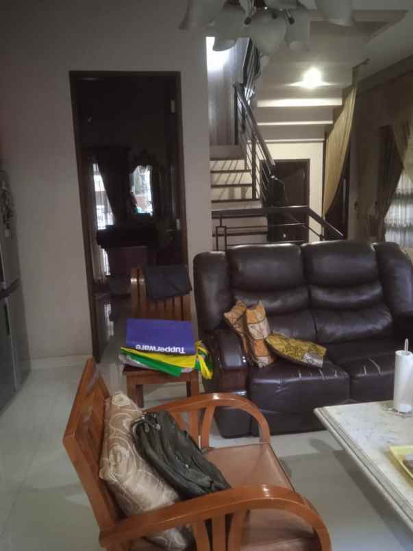 dijual rumah pesona kayangan depok jawa barat