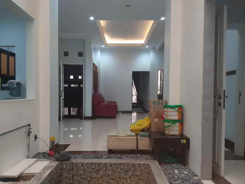 dijual rumah pesona khayangan margonda