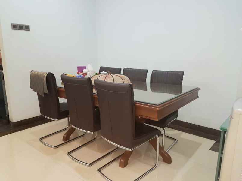 dijual rumah pesona khayangan margonda