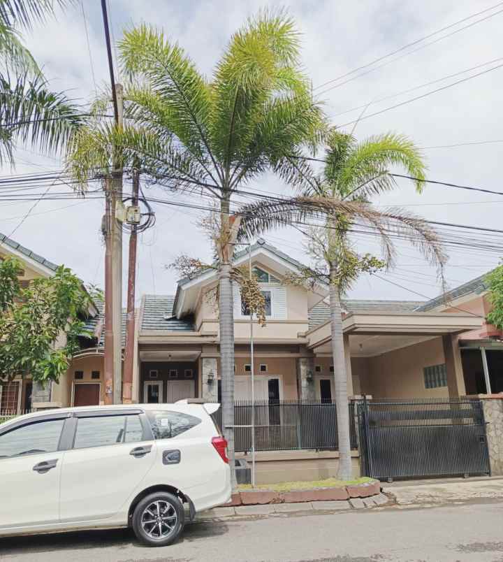 dijual rumah pinus regency