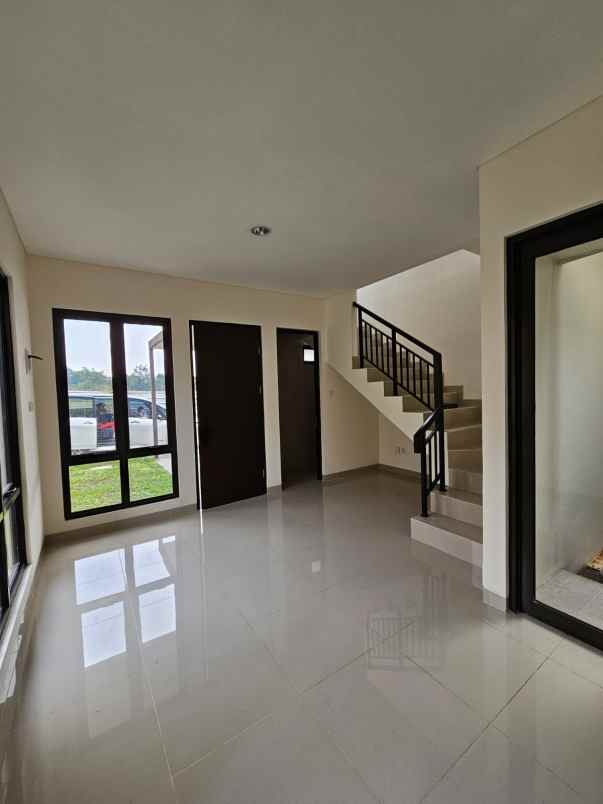 dijual rumah podomoro golf view
