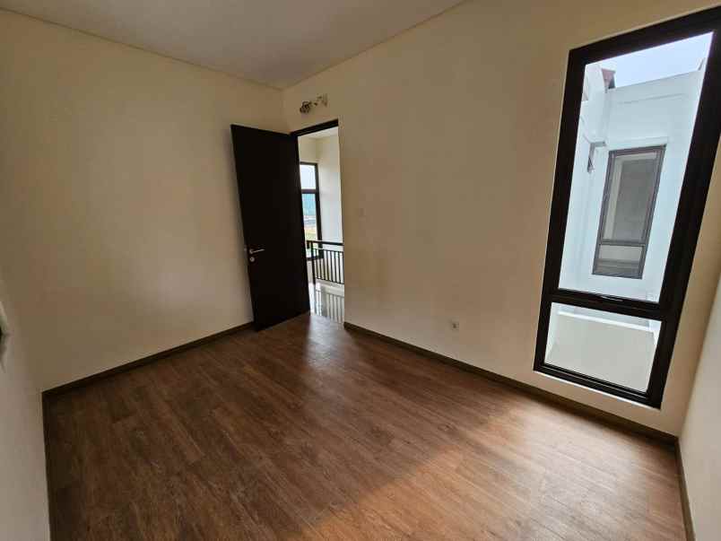 dijual rumah podomoro golf view