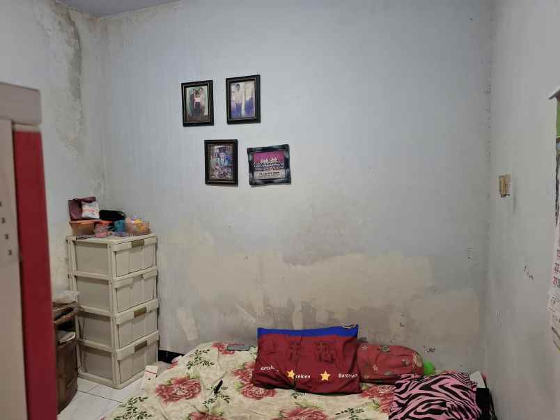 dijual rumah pojok di griya kencana asri jember