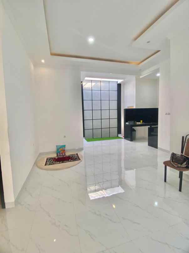 dijual rumah pondk pekayon indah