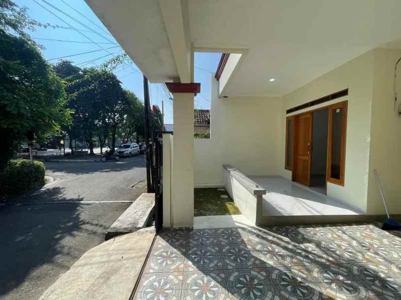 dijual rumah pondok bambu permai