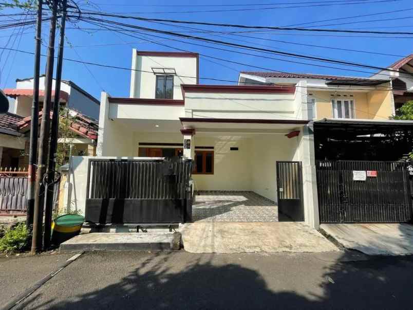 dijual rumah pondok bambu permai