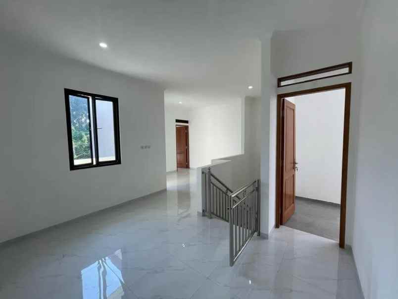 dijual rumah pondok bambu permai