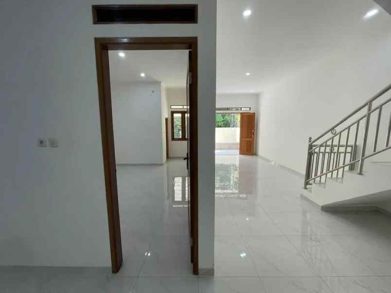 dijual rumah pondok bambu permai