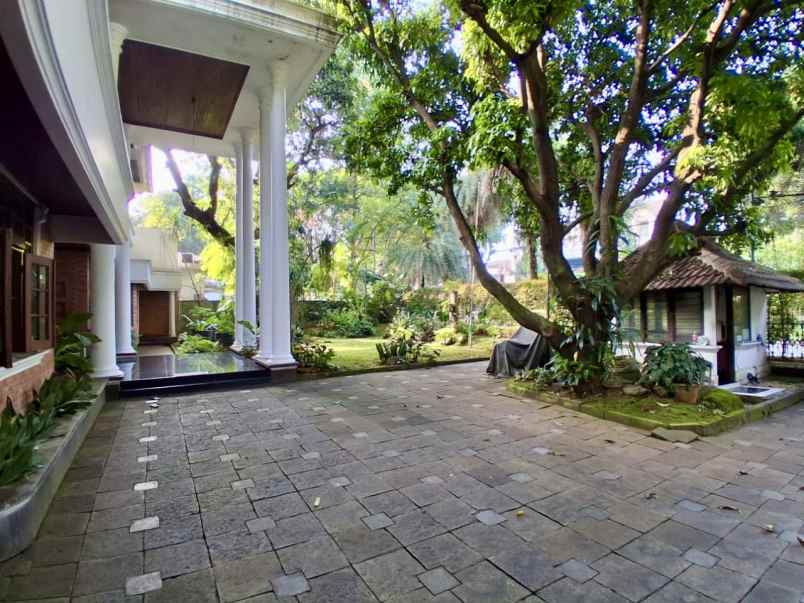 dijual rumah pondok indah