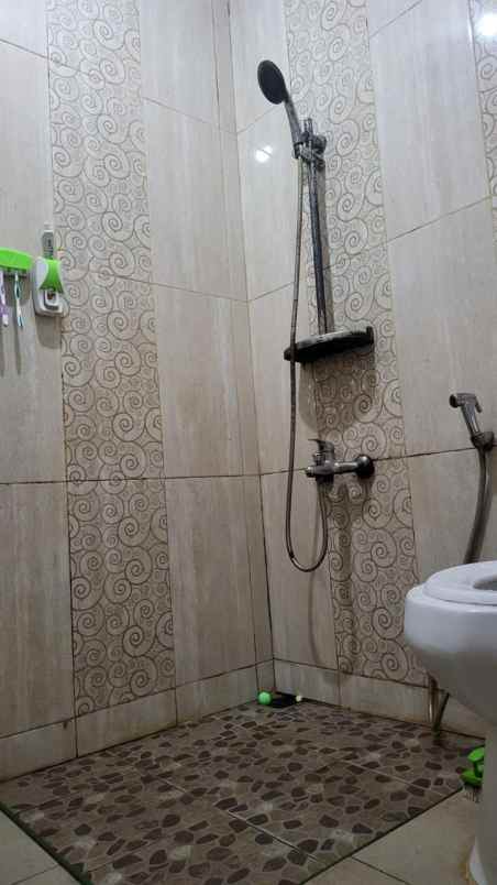 dijual rumah pulomas