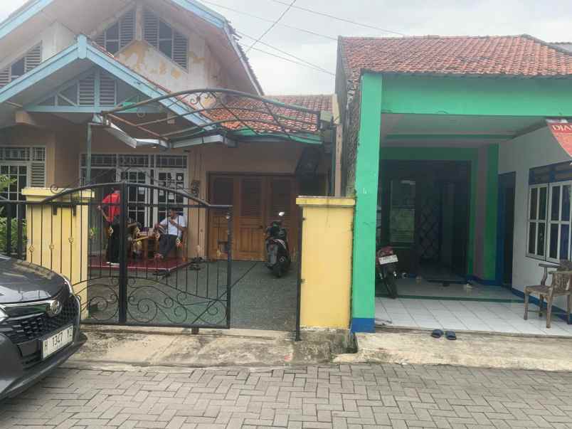 dijual rumah puri anjasmoro jl