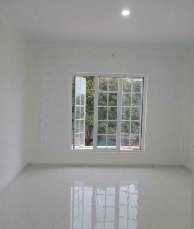 dijual rumah rangkapan jaya pancoran