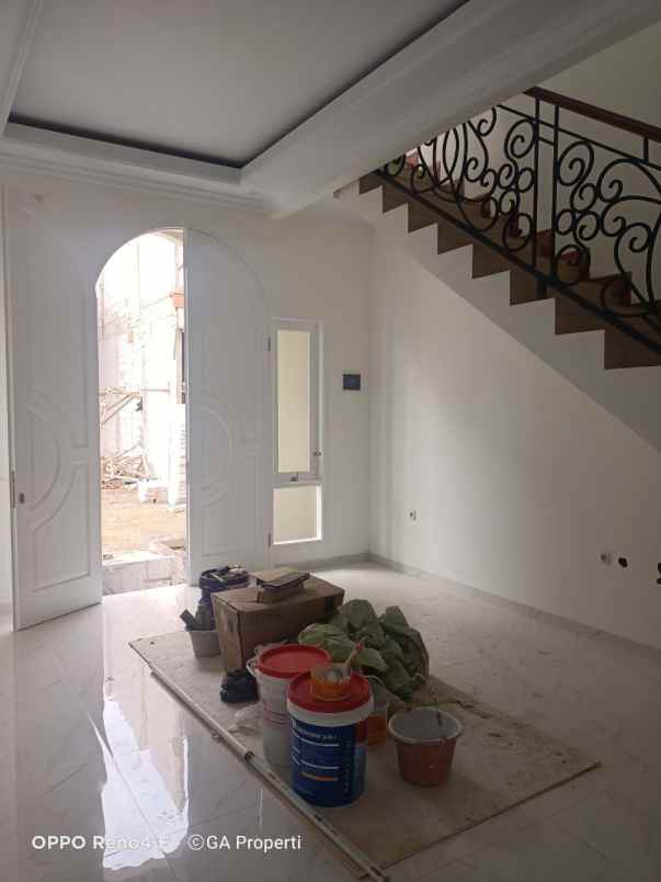 dijual rumah rangkapan jaya pancoran